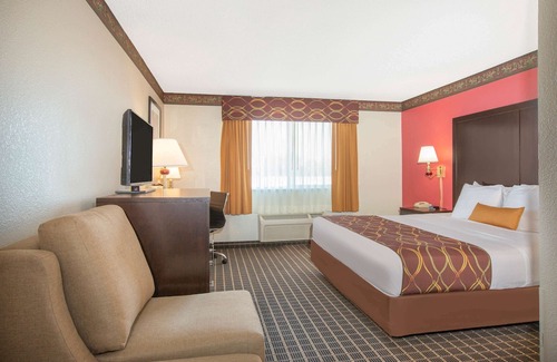 Redding Hotel | Ramada Limited Redding