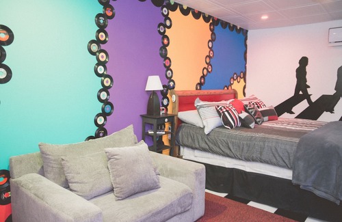 Marshfield Hotel | Swan Song Inn