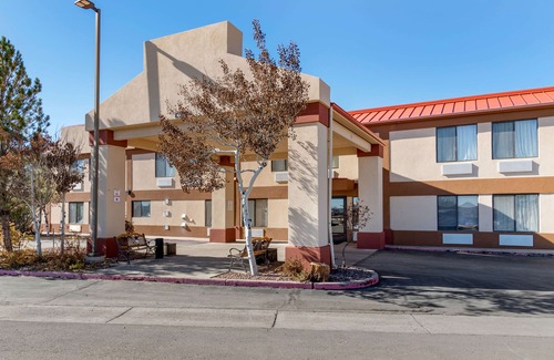 Pueblo Hotel | Econo Lodge Pueblo