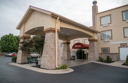 Springfield Hotel | Baymont by Wyndham Springfield I-44