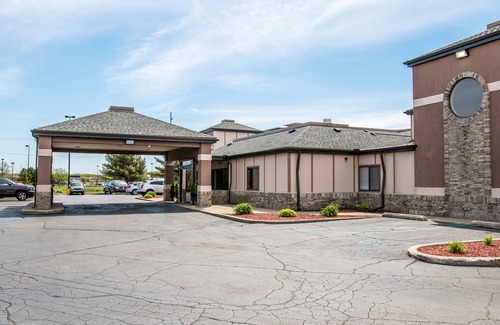 Muskegon Hotel | Quality Inn & Suites