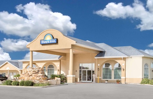 Robstown Hotel | Days Inn by Wyndham Robstown