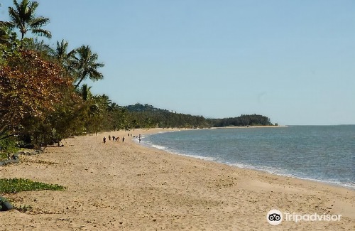 Holloways Beach Hotel | Cairns Beach Resort