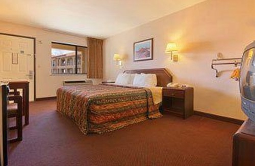 Ruidoso Downs Hotel | Days Inn by Wyndham Ruidoso Downs