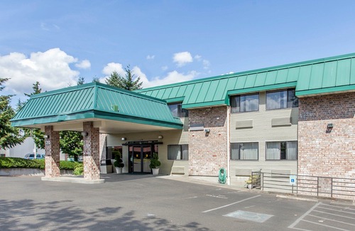 Lacey Hotel | Quality Inn & Suites Lacey I-5