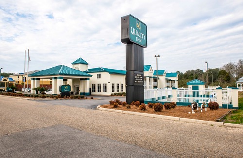 Chipley Hotel | Quality Inn Chipley I-10 at Exit 120