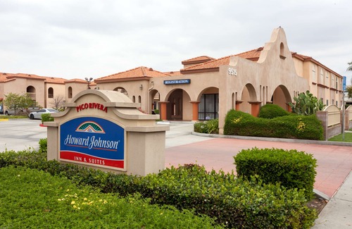 El Rancho Hotel | Howard Johnson Hotel & Suites by Wyndham Pico Rivera