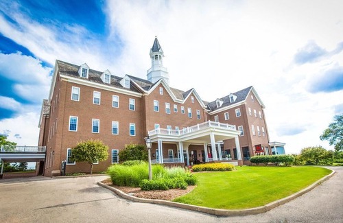 Delafield Hotel | The Delafield Hotel