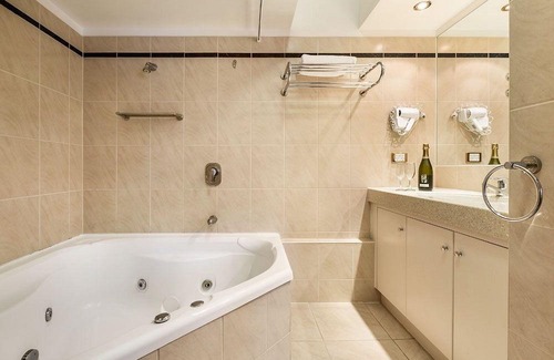 Sullivan's Cove Hotel | Quest Savoy