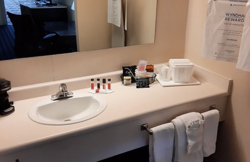 Sterling Hotel | Ramada by Wyndham Sterling