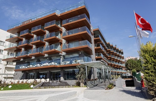 Kusadasi City Centre Hotel | DoubleTree by Hilton Kusadasi