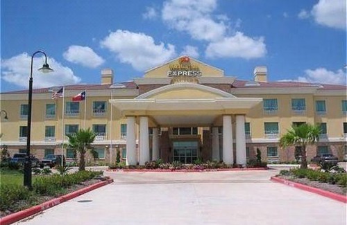 Pearland Hotel | Holiday Inn Express Pearland, an IHG Hotel