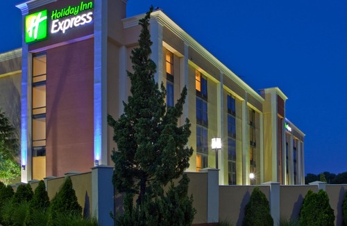 Camp Springs Hotel | Holiday Inn Express Washington DC East- Andrews AFB, an Ihg Hotel
