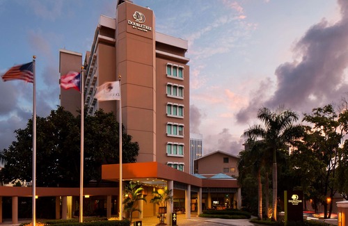 Santurce Hotel | DoubleTree by Hilton San Juan