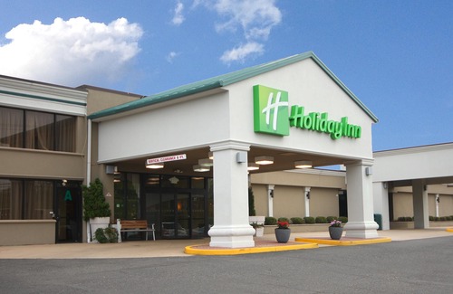 Hazlet Hotel | Holiday Inn Hazlet, an Ihg Hotel