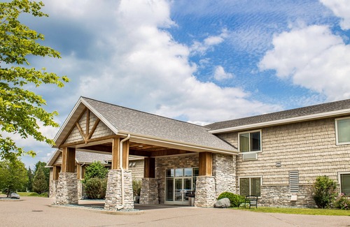 Tomahawk Hotel | Rodeway Inn & Suites Tomahawk