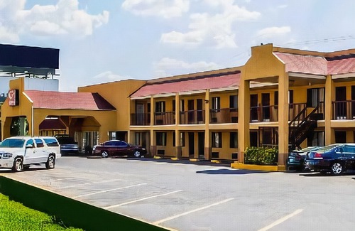 McAlester Hotel | Econo Lodge McAlester