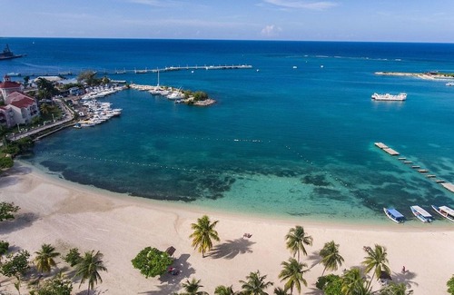 Ocho Rios Hotel | Sandcastles Beach Resort
