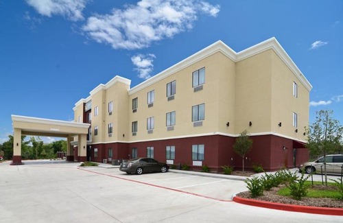 Bryan Hotel | Quality Inn & Suites Bryan