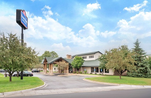 Coon Rapids Hotel | AmericInn by Wyndham Coon Rapids