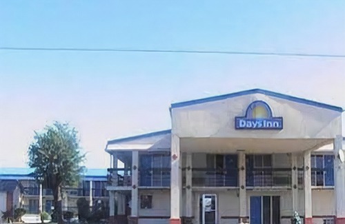 Okmulgee Hotel | Days Inn by Wyndham Okmulgee