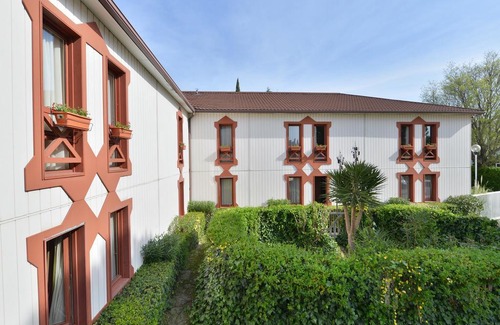 Costieres Hotel | Kyriad Nimes Ouest