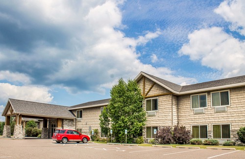 Tomahawk Hotel | Rodeway Inn & Suites Tomahawk