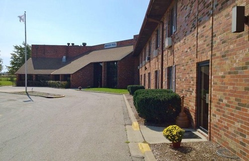 Normal Hotel | Baymont by Wyndham Normal Bloomington