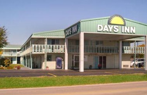 Okmulgee Hotel | Days Inn by Wyndham Okmulgee