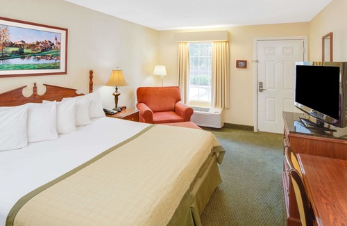 Ozark Hotel | Baymont by Wyndham Ozark