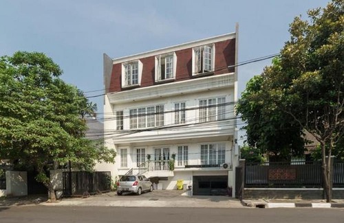 Pancoran Hotel | RedDoorz Syariah Plus Near Pancoran 2