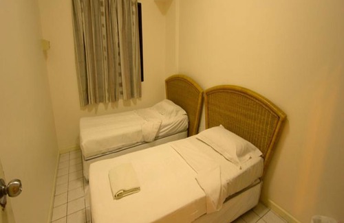 Taman Haji Zainal Hotel | Paradise Lagoon Apartment