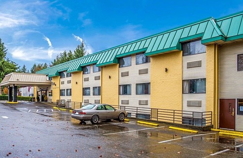Lacey Hotel | Quality Inn & Suites Lacey I-5