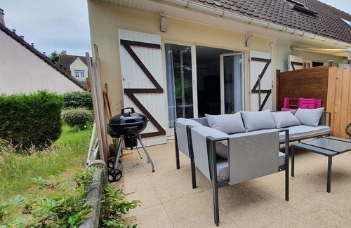 Sainte-Cecile-Plage House | 2 bedroom house 5 minutes from the sea and parking