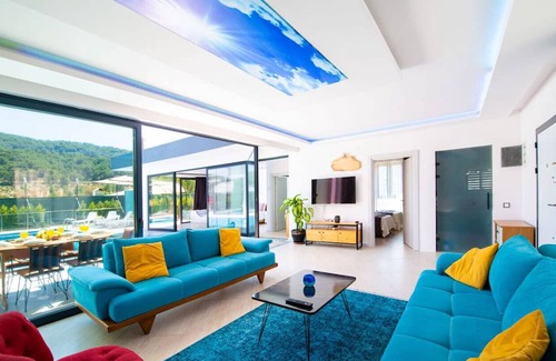 Sarıbelen Villa | Dreamy Villa with Private Pool and Jacuzzi in Kas