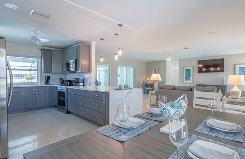 Port Charlotte - Charlotte Harbor House | Gorgeous Newly Renovated Modern Home! Dock, Direct Access to Charlotte Harbor! Fisherman's Delight!