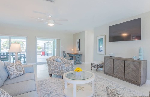 Port Charlotte - Charlotte Harbor House | Gorgeous Newly Renovated Modern Home! Dock, Direct Access to Charlotte Harbor! Fisherman's Delight!