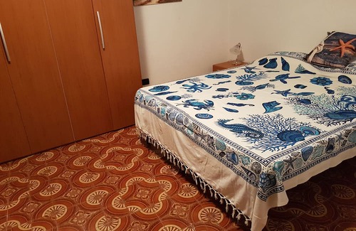 Villanova Monteleone House | Rooms with private bathrooms in the historic center just a short walk from the bus stop