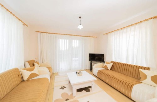Serik Villa | Lovely Villa with Pool and Garden in Antalya