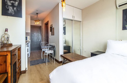 Atasehir Apartment | Central Flat with Amazing City View in Atasehir