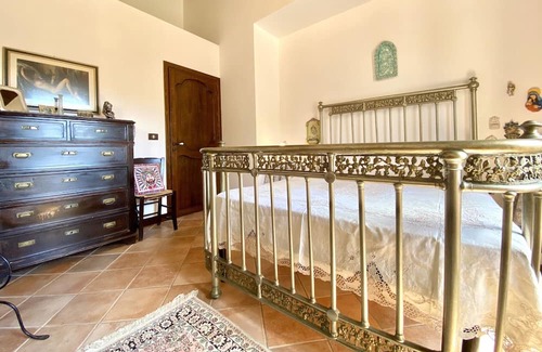 Alcamo Villa | Villa 'Baglio Giganti' with Private Terrace, Wi-Fi and Air Conditioning