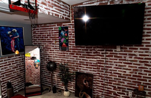 Temple Crest Apartment | Space jam experience Busch gardens!