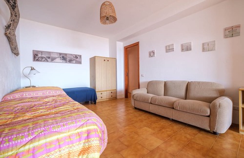 Canneto Apartment | Apartment 'Oleandro' with Private Terrace and Wi-Fi