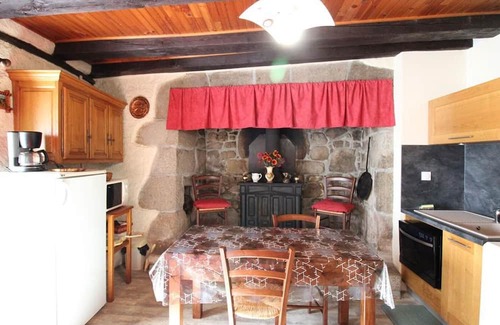 Ladinhac Cottage | Gite Ladinhac, 1 bedroom, 3 persons