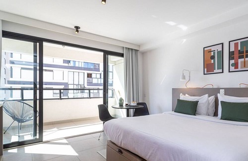 Vila Olimpia House | Studio for 2 next to Faria Lima & Ibirapuera Park