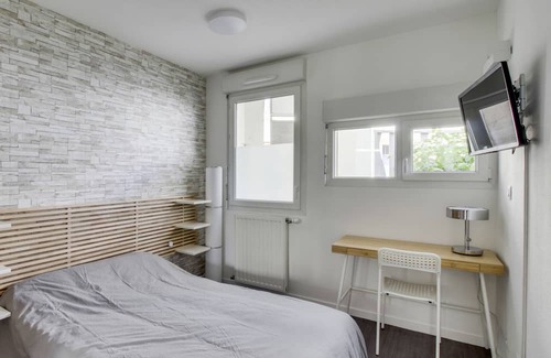 7th Arrondissement Apartment | DIFY Malot - Jean Macé