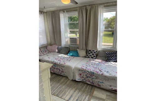 Easthampton House | In Style With a hot tub and Pool Table