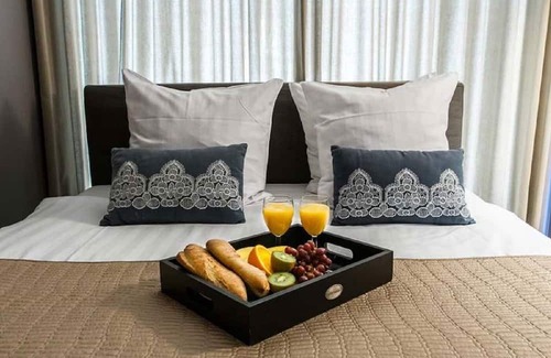 Helmersbuurt Apartment | 3BR TRANQUIL FAMILY RENTAL NEXT TO VONDELPARK