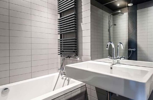 Helmersbuurt Apartment | 3BR TRANQUIL FAMILY RENTAL NEXT TO VONDELPARK