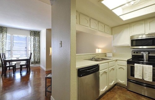 Civic District Apartment | The Littlefields by Lodgewell | Downtown Chic | A7